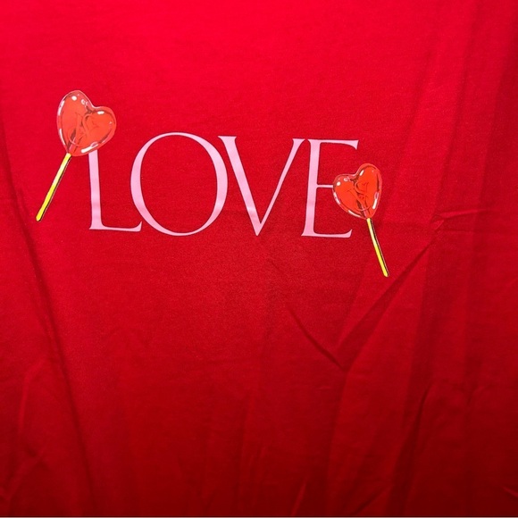 NWT Victoria’s Secret Corron Red “Love” Heart Print Short Sleeve T-Shirt Size S - Picture 3 of 9